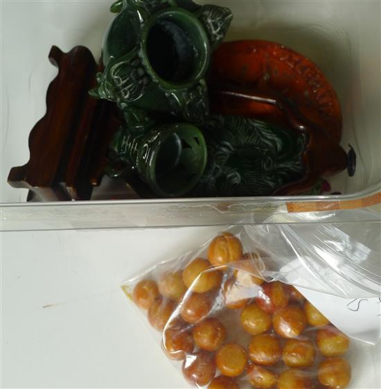 Chinese hardstones, beads and seal(-)